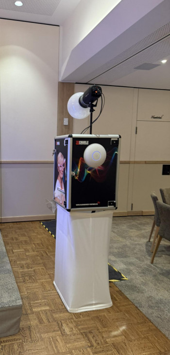 Auch bei DJ Charlie hat die KI ihren Einzug gehalten